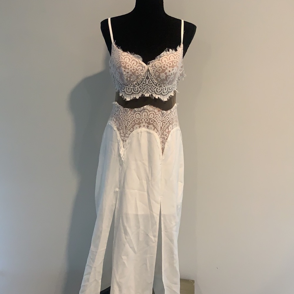 Never worn dress.